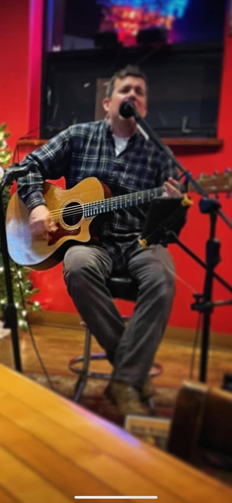 Live music at Blondie's Trophy Room